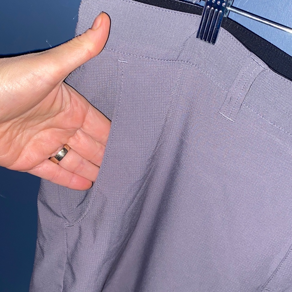 Travis Mathew Men's Gray Shorts with Pockets - Picture 4 of 8